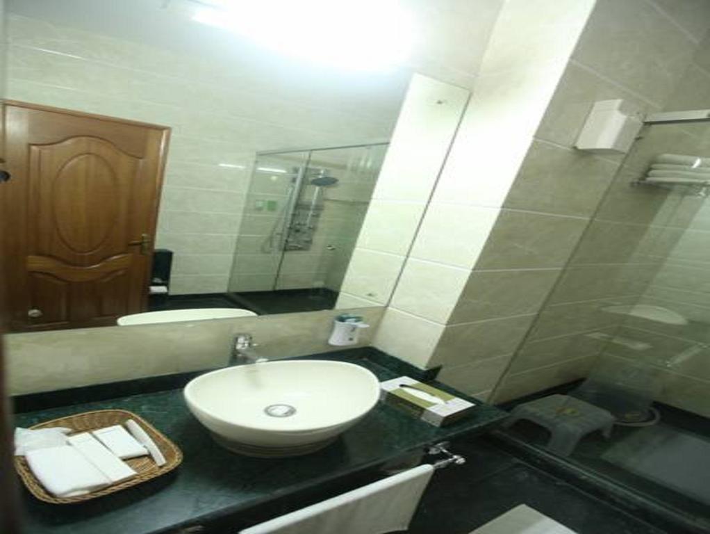 Modi Hotel & Resorts Pinjaur Pokoj fotografie